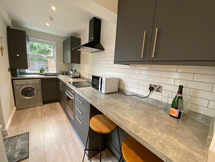 4 Bedroom House To Rent In Penley Street, Sheffield, S11