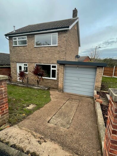 3 Bedroom Detached House To Rent In Windgate Hill, Conisborough, DN12