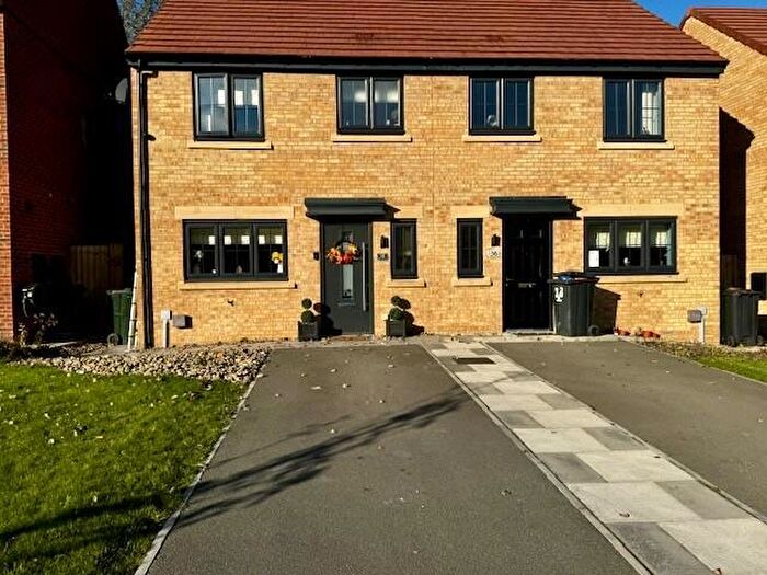 3 Bedroom House To Rent In Bretton Way, Barnsley, S71