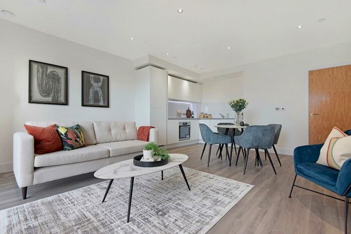 2 Bedroom Flat To Rent In Thames Road, London, E16