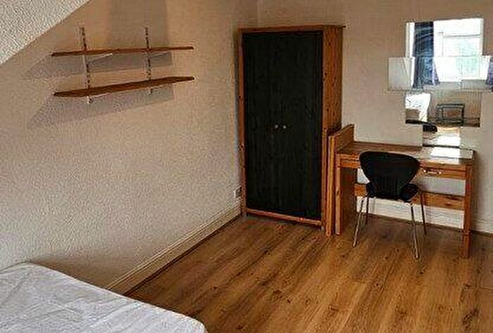 8 Bedroom Terraced House To Rent In Brudenell Avenue, Hyde Park, Leeds, LS6