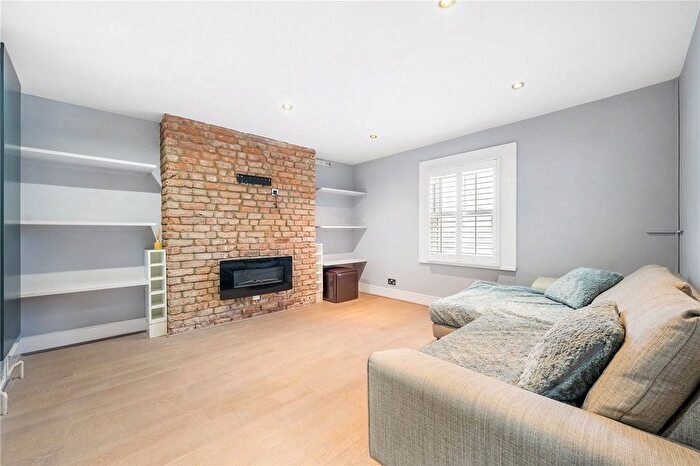 2 Bedroom Flat For Sale In Lordship Lane, East Dulwich, London, SE22