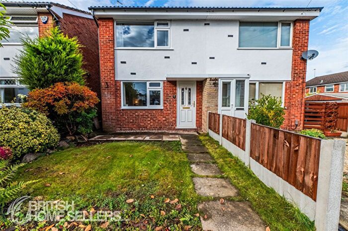 2 Bedroom Semi Detached House For Sale In Siskin Road, Stockport, Greater Manchester, SK2