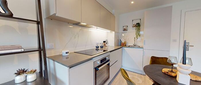 1 Bedroom Flat To Rent In Dumballs Road, Cardiff, CF10