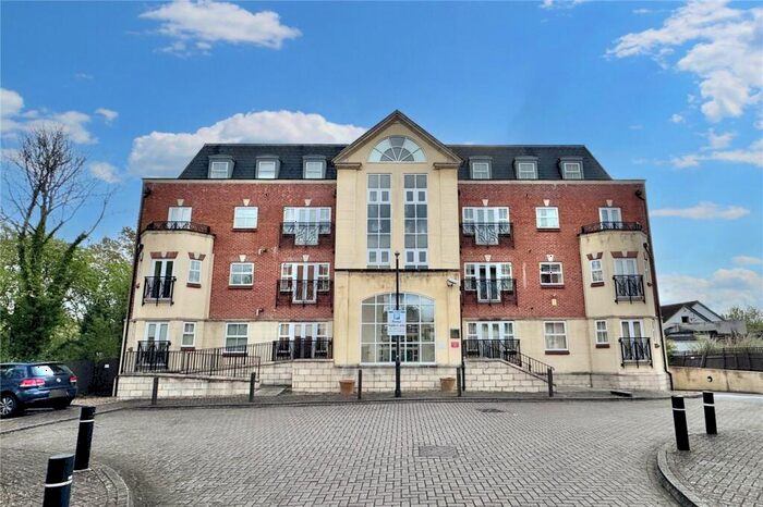 1 Bedroom Apartment To Rent In Post Office Lane, Beaconsfield, HP9