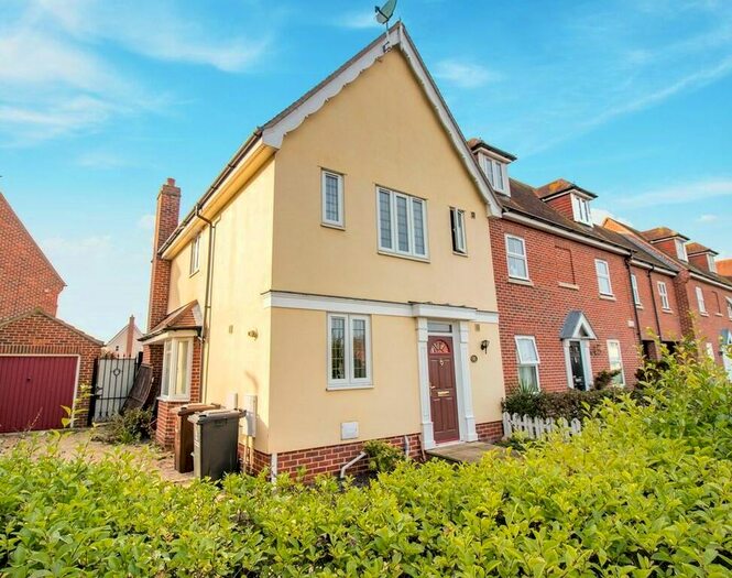 3 Bedroom Semi-Detached House To Rent In Elmstead Road, Colchester, Essex, CO4