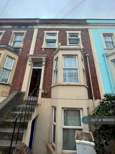 3 Bedroom Maisonette To Rent In Gwyn Street, Bristol, BS2