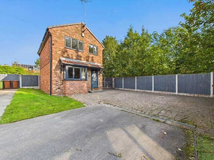 3 Bedroom Detached House For Sale In The Poplars, Knottingley, Wakefield, WF11
