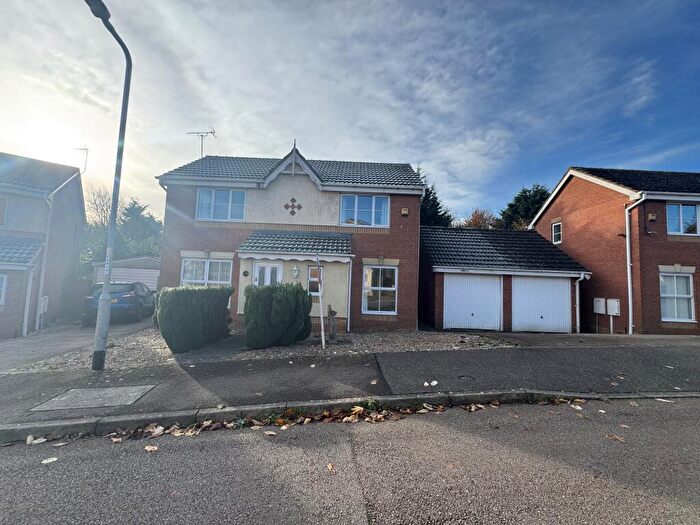 3 Bedroom House To Rent In Grant Close, Kettering, NN15