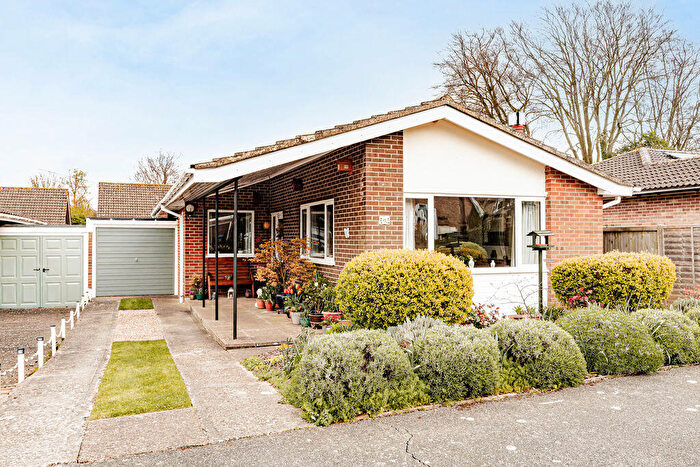 3 Bedroom Bungalow For Sale In Bernards Gardens, Shepherdswell, CT15