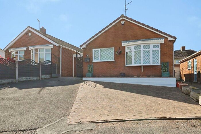 2 Bedroom Detached Bungalow For Sale In Farmfields Close, Bolsover, Chesterfield, S44