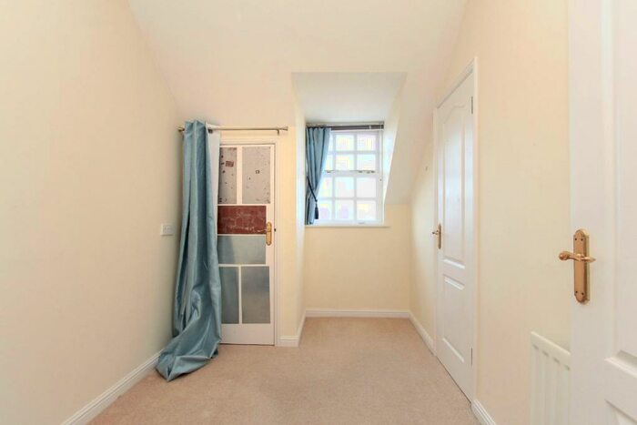 2 Bedroom Retirement Property For Sale In Ravens Court, Castle Village, Berkhamsted, Hertfordshire, HP4