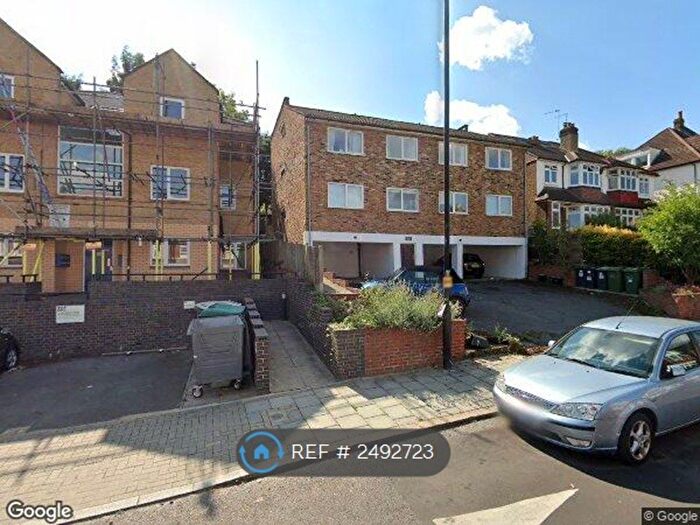 2 Bedroom Flat To Rent In Knollys Road, London, SW16
