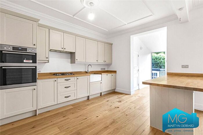 5 Bedroom Semi-Detached House To Rent In Pollard Road, Whetstone, London, N20