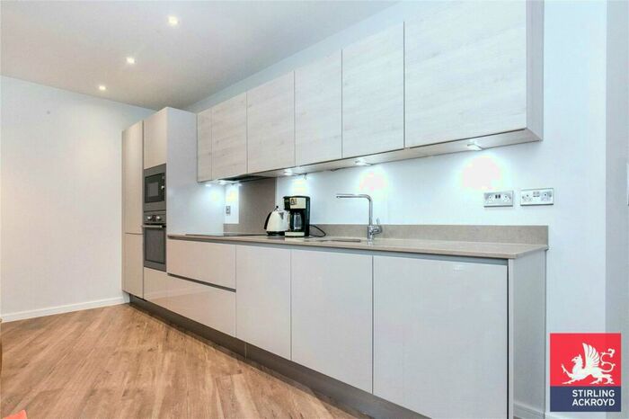 2 Bedroom Apartment To Rent In Maypole Court, Geoff Cade Way, London, E3