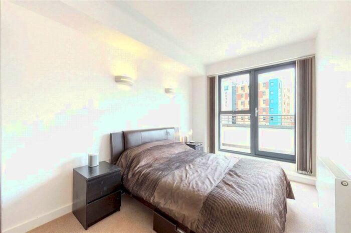 2 Bedroom Apartment To Rent In Davenant Street, Whitechapel, London, E1