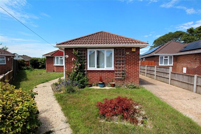 3 Bedroom Bungalow For Sale In Friars Pond Road, Fareham, Hampshire, PO15