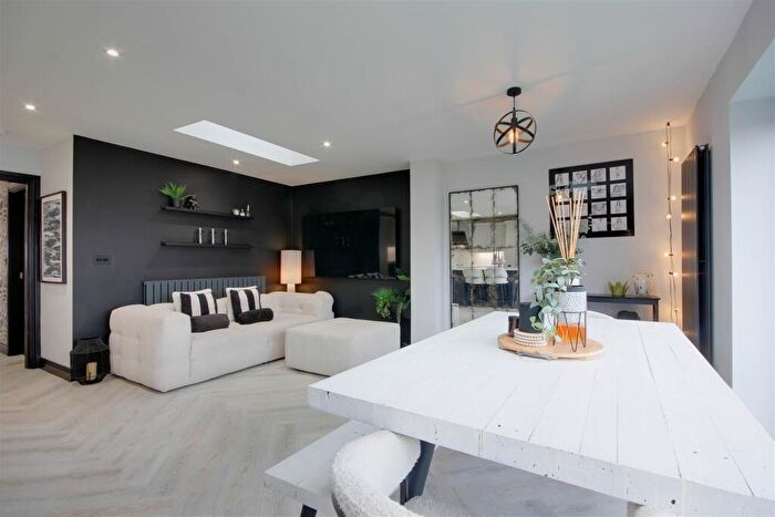 4 Bedroom Detached Bungalow For Sale In Northfield, Swanland, HU14