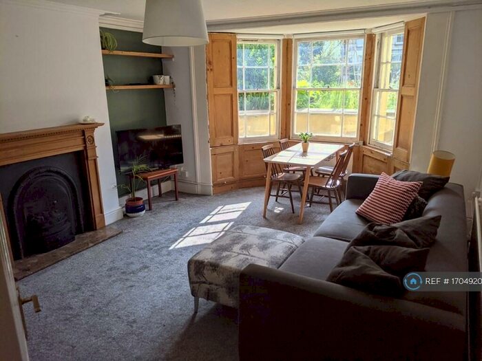 2 Bedroom Flat To Rent In Cotham Brow, Bristol, BS6