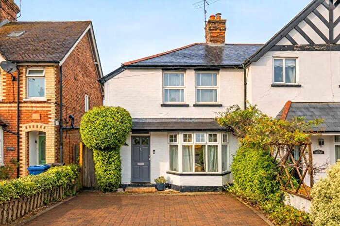 4 Bedroom End Of Terrace House For Sale In Woodside Road, Chiddingfold, GU8