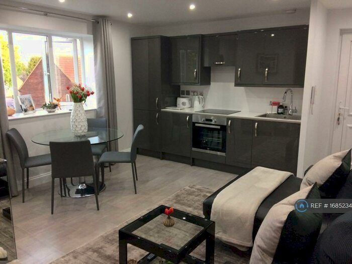 1 Bedroom Flat To Rent In Jade Close, London, E16