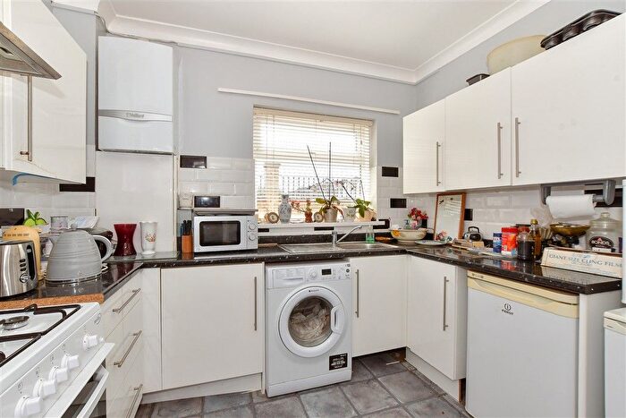 2 Bedroom Flat For Sale In Sandown Road, Sandown, Isle Of Wight, PO36