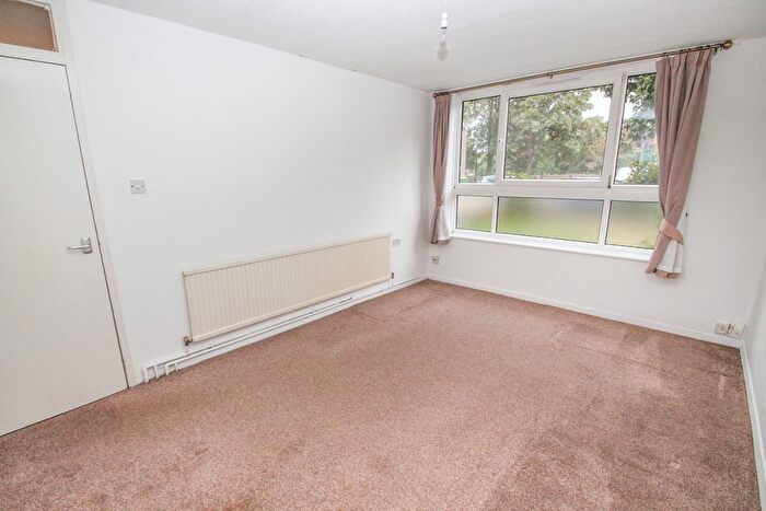 1 Bedroom Flat To Rent In Drummond Castle Court, Odessa Road, London, E7