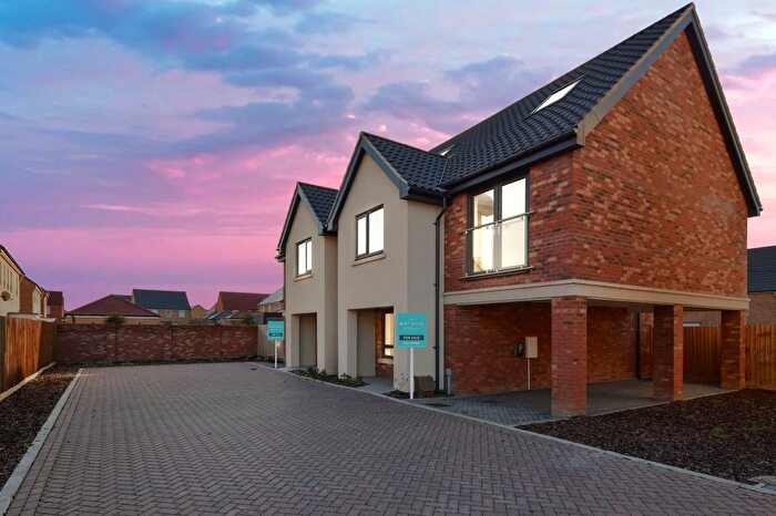 4 Bedroom Semi-Detached House For Sale In Windermere Avenue, Hullbridge, Hockley, Essex, SS5