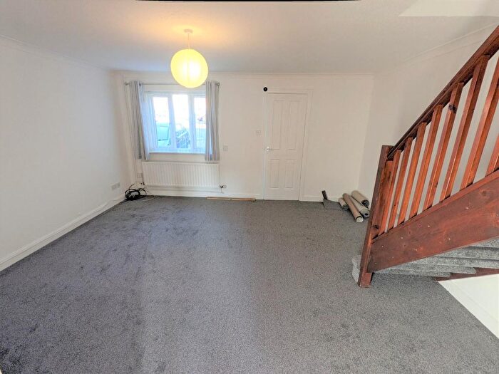 3 Bedroom Property To Rent In Woodland Drive, Penarth, CF64