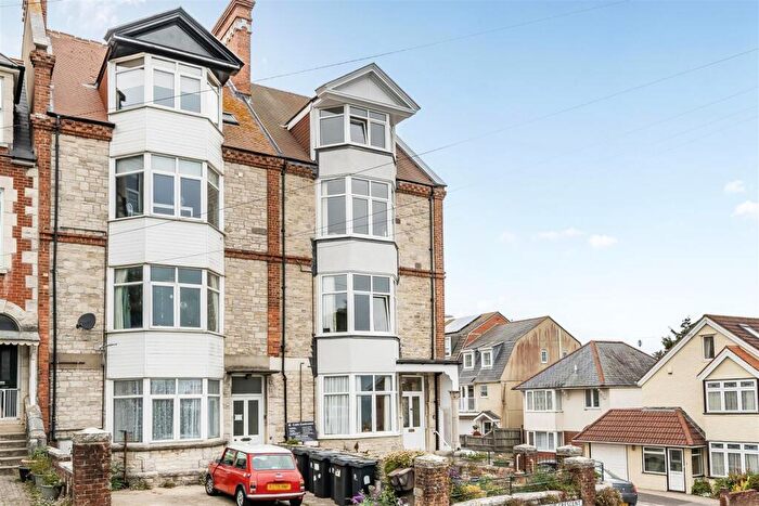 2 Bedroom Maisonette For Sale In Flat, Cluny Crescent, Swanage, BH19