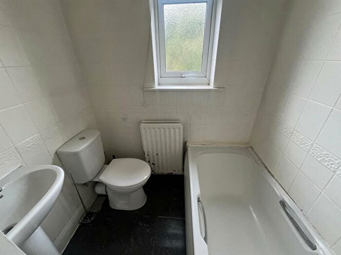 2 Bedroom Semi-Detached House For Sale In Heatherfield Road, Marsh, Huddersfield, HD1