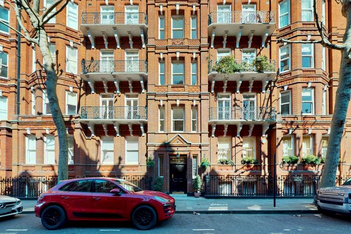 2 Bedroom Flat To Rent In Earl's Court Square, Wetherby Mansions Earl's Court Square, SW5