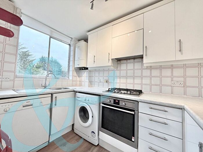 1 Bedroom Flat To Rent In Holden Road, London, N12