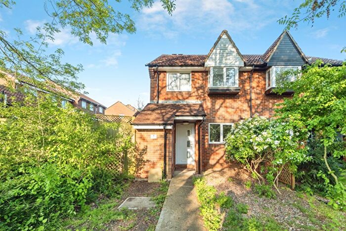 3 Bedroom Semi-detached House For Sale In Lothersdale, Heelands, Milton Keynes, MK13