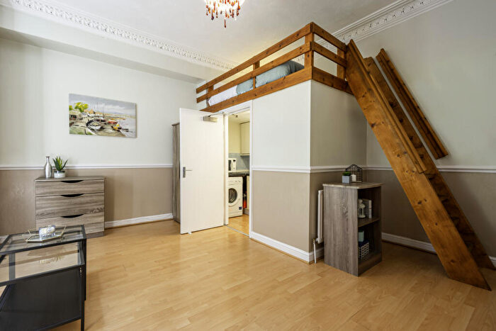 1 Bedroom House To Rent In Hyde Park Road, Leeds, LS6