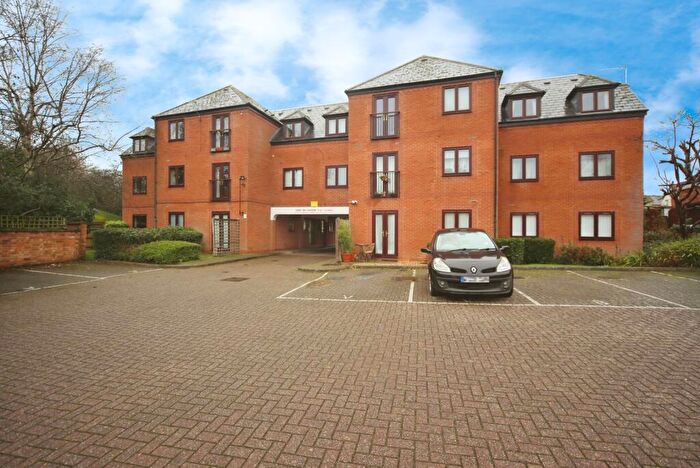 1 Bedroom Flat For Sale In Grove Road, Stratford-upon-Avon, Warwickshire, CV37