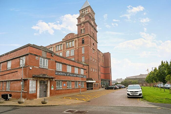 2 Bedroom Flat To Rent In Trencherfield Mill, Heritage Way, Wigan, WN3