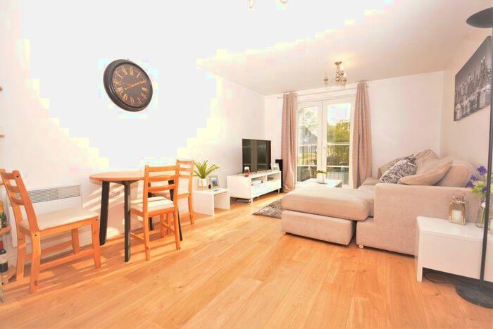 2 Bedroom Flat To Rent In Orchard Street, Rainham, ME8