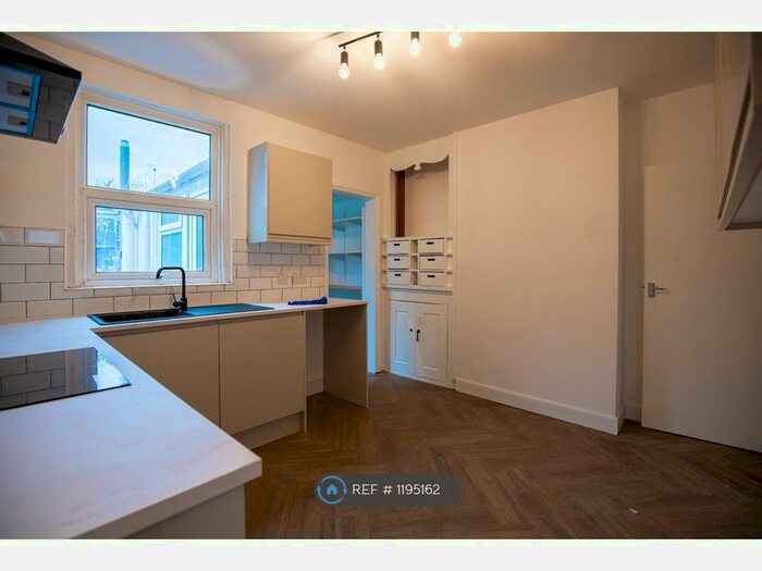 4 Bedroom Terraced House To Rent In Heathorn Street, Maidstone, ME14