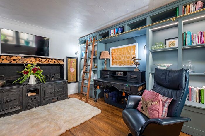 2 Bedroom Flat For Sale In Imperial Court, Lynton, EX35