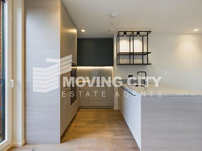 1 Bedroom Flat To Rent In Curlew House, Hawser Lane, E14