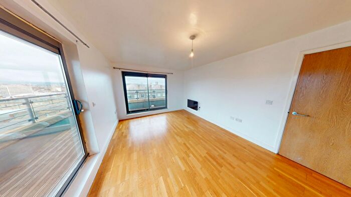 2 Bedroom Flat To Rent In Acton House, Bradford, BD1