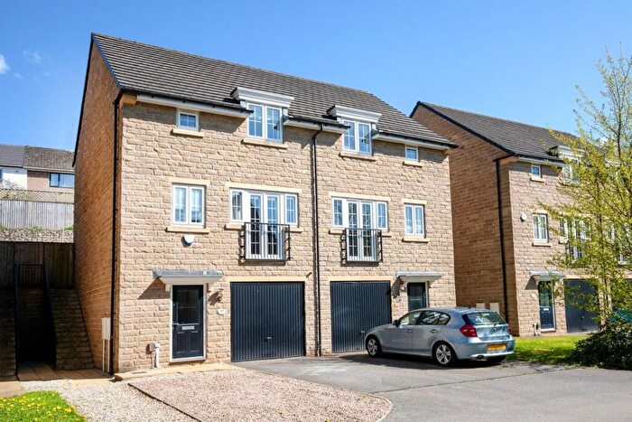 3 Bedroom Semi Detached House For Sale In Bluebell Drive, Wyke, BD12