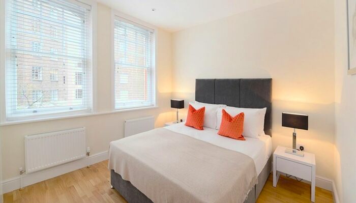 3 Bedroom Flat To Rent In Hamlet Gardens, London, W6