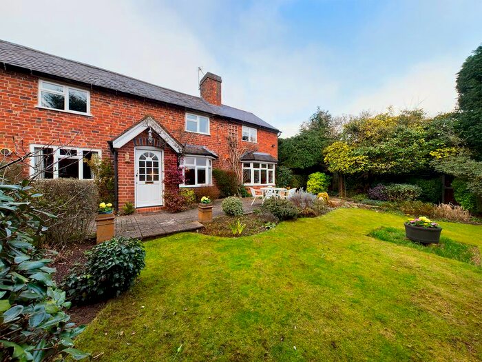 3 Bedroom Semi Detached House For Sale In Yew Tree Lane, Bewdley, DY12