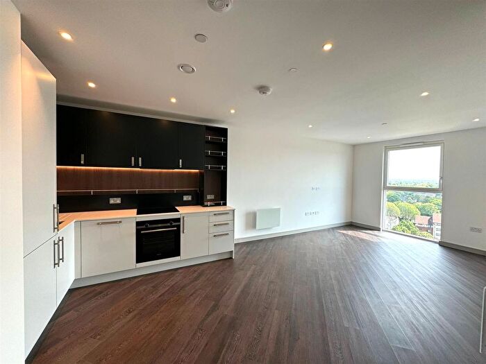 1 Bedroom Flat To Rent In Eden Grove, Staines-Upon-Thames, TW18