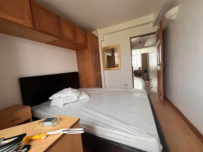 1 Bedroom Flat To Rent In Bulstrode Avenue, Hounslow, TW3