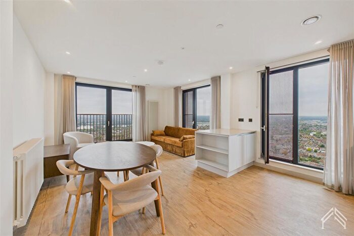 2 Bedroom Flat To Rent In Selborne Road, London, E17