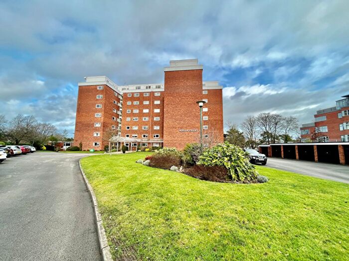 2 Bedroom Flat To Rent In Manor Court, Leamington Spa, CV31