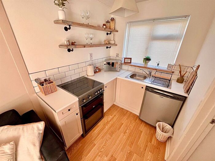 2 Bedroom Chalet For Sale In Newport Road, Hemsby, NR29